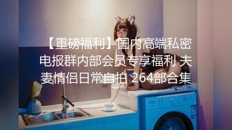 美女内急公共场所撒尿发现被偷拍仓皇提裤逃跑