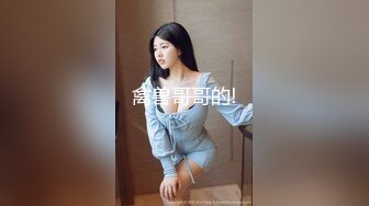 太6啦 高中生课间在教室聚众观看色情动漫 女同学害羞尖叫抱在一起眼睛却不自觉的偷偷看