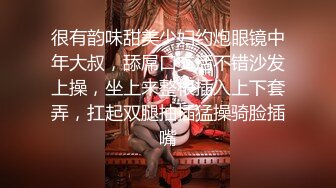 女友高潮眼神迷离，最后选择无套中出