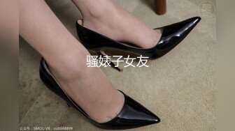 【OnlyFans】2023年6月国人淫妻 爱玩夫妻 换妻淫乱派对②，在马来西亚定居的华人夫妻 老公38老婆36 经常参加组织换妻淫交派对 77