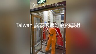 完整版后入极品蜜桃臀自动把鸡巴送入体内上位不输人后入也不输