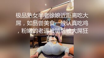   在家里带孩子的少妇被相好的直接推到强操完美露脸